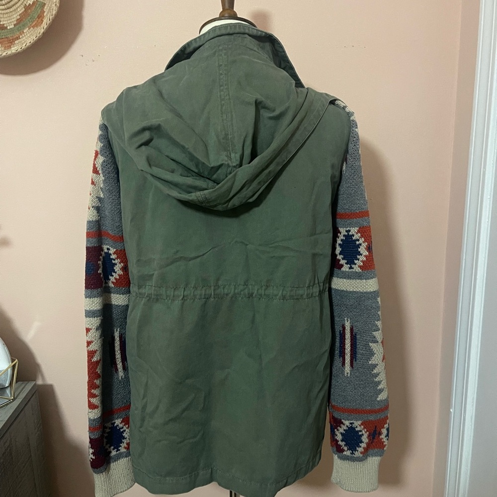 Thread & Supply Olive Utility Jacket with Colorful Aztec Pattern Sleeves Sz L - Picture 3 of 7